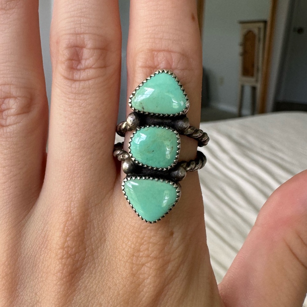 3 stone genuine turquoise and sterling silver ring 6.5